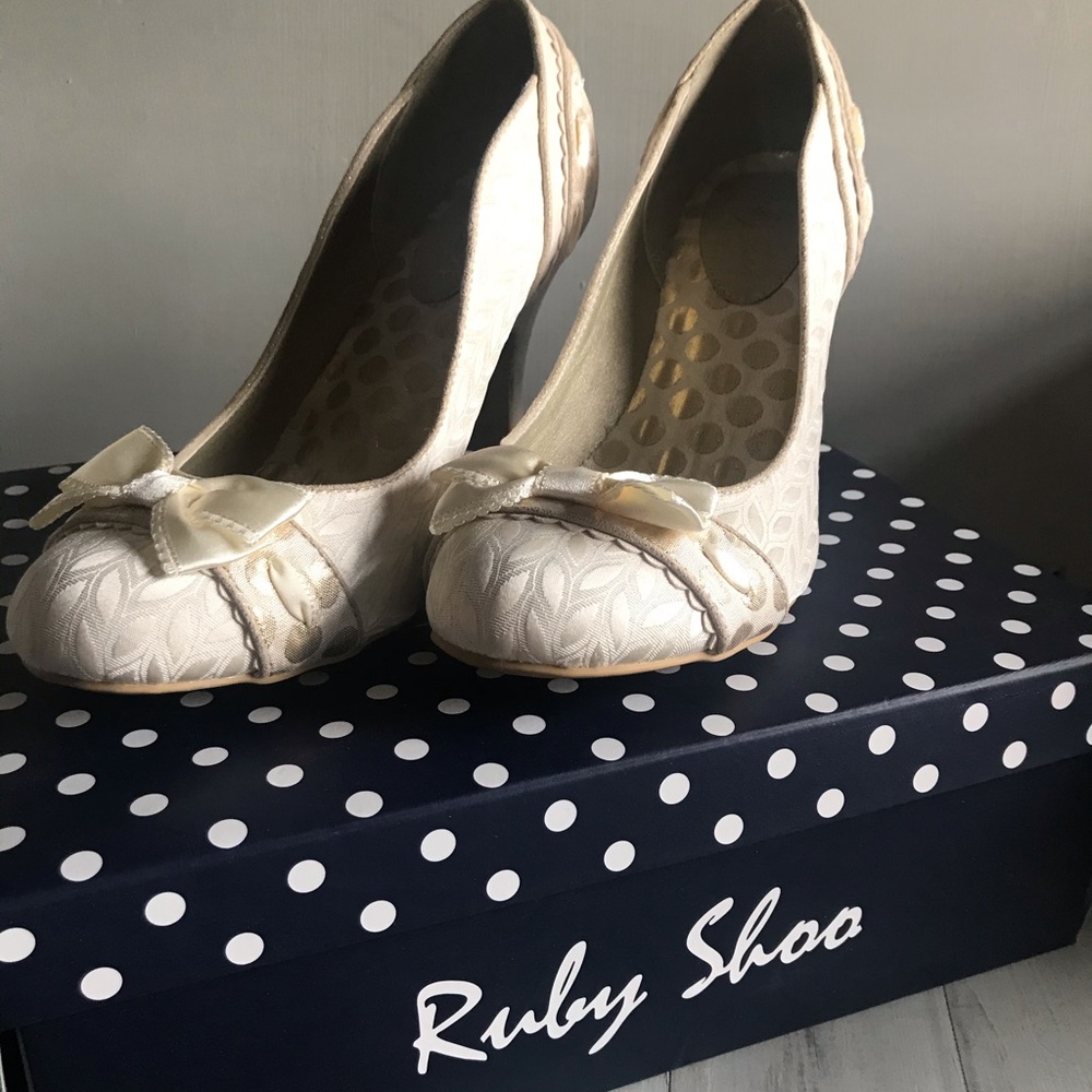 Ruby Shoo Amy Cream UK8/EU41/US10